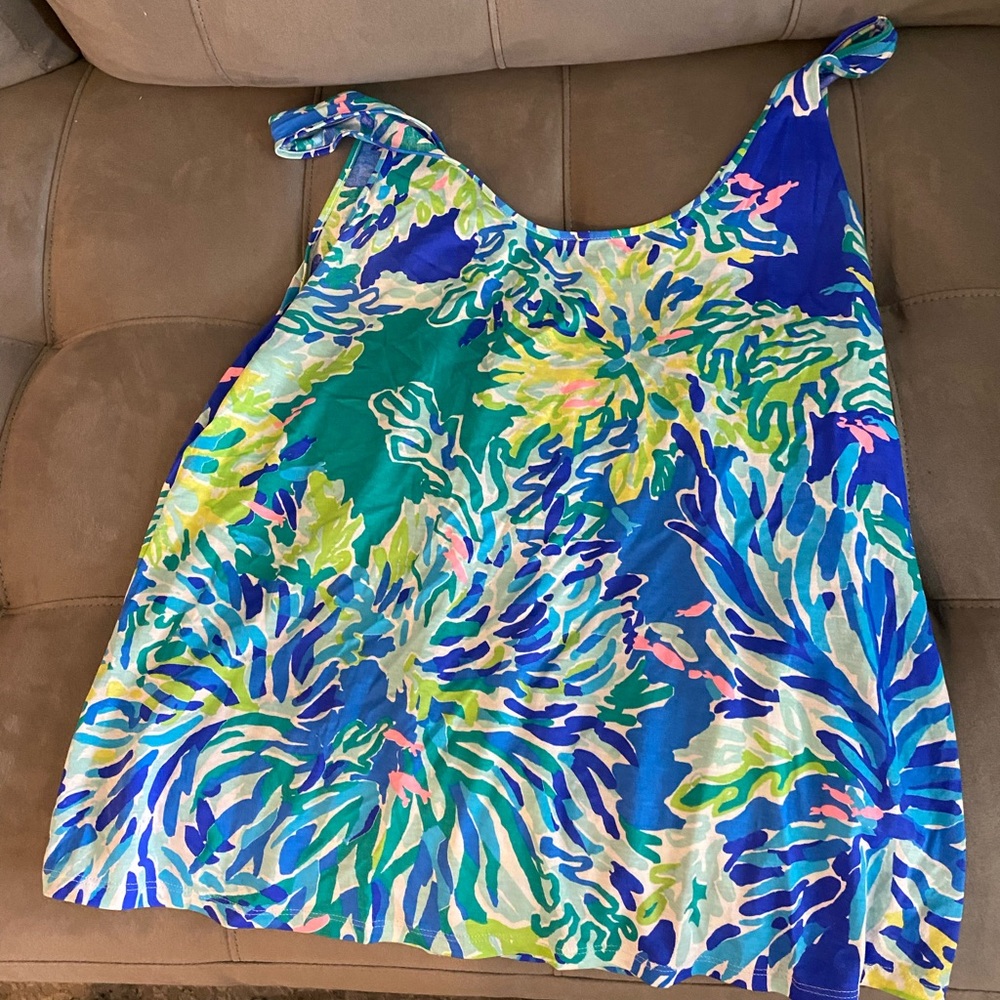 VGUC lilly pulitzer top - super flattering